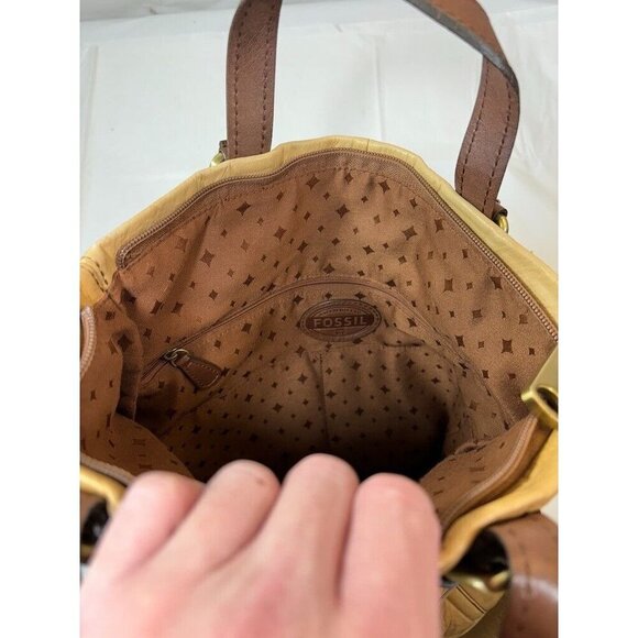 Fossil Explorer Leather Fold Over Crossbody Hobo Tote Shoulder Bag Tan - Picture 15 of 16